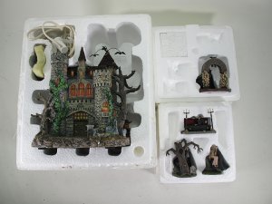 Hawthorne Village Dracula's Castle with Dracula Rises Bonus Halloween Display Universal Monsters