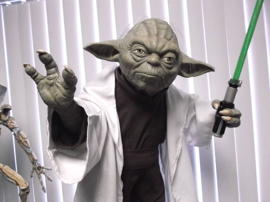 Star Wars Yoda Life Size Prop Replica Display Episode II - Click Image to Close