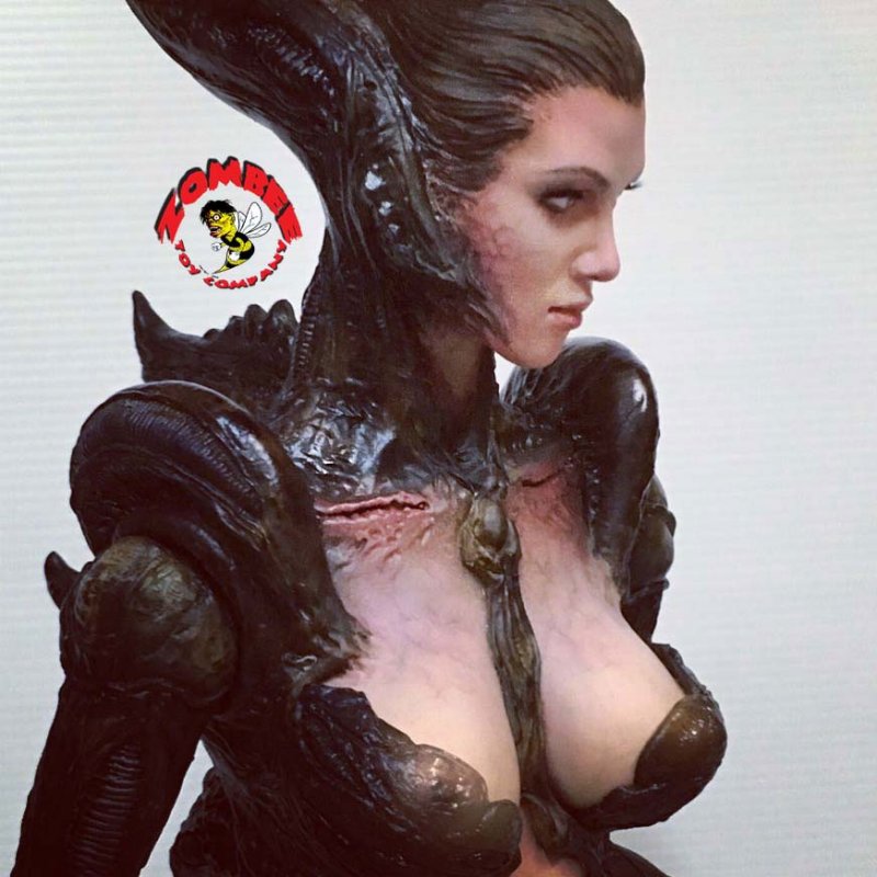 Alien Girl 1/4 Scale Model Kit by Zombee - Click Image to Close