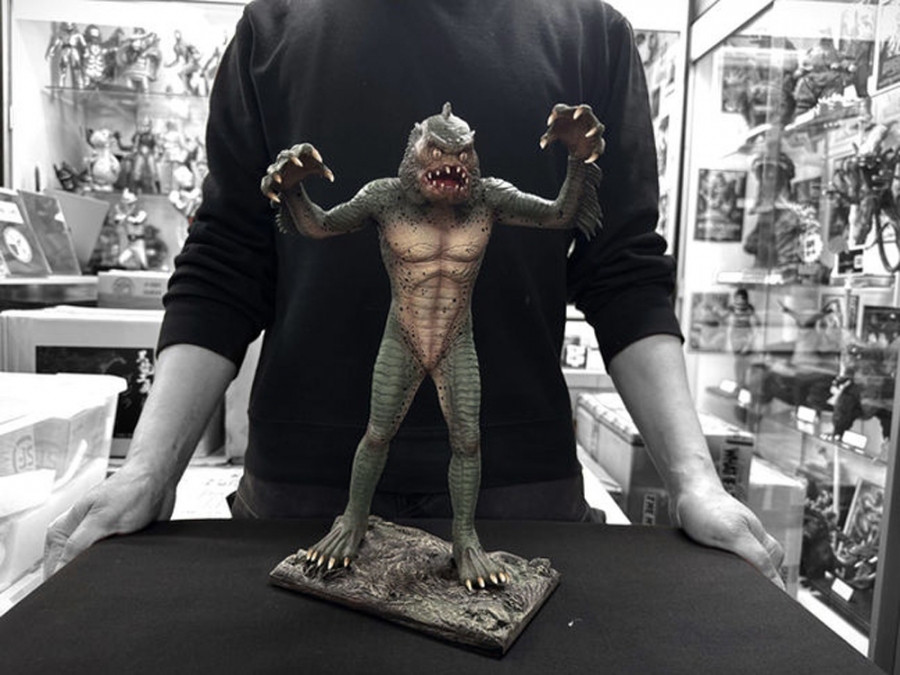Monster Squad Gillman 1/6 Model Kit - Click Image to Close