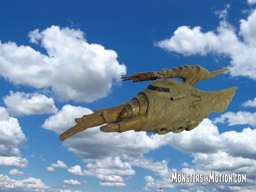 Buckaroo Banzai Thermal Pod and Alien Creature Prop Replica Model Kit - Click Image to Close
