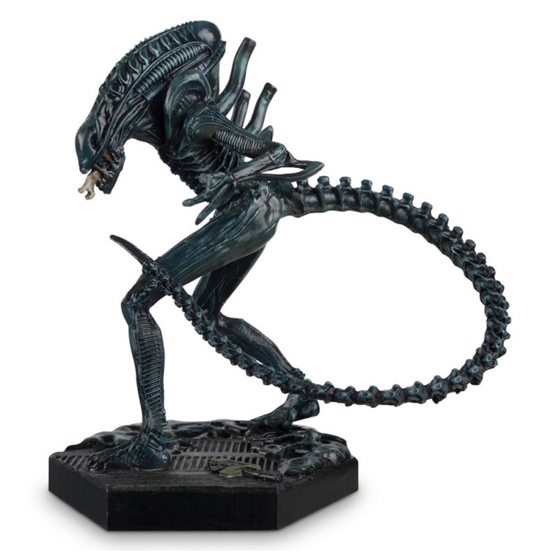 Alien Collection Aliens Xenomorph Warrior Figure with Collector's Magazine - Click Image to Close