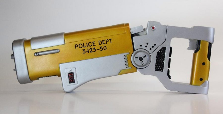 Fifth Element Police Blaster Model Kit SPECIAL ORDER - Click Image to Close
