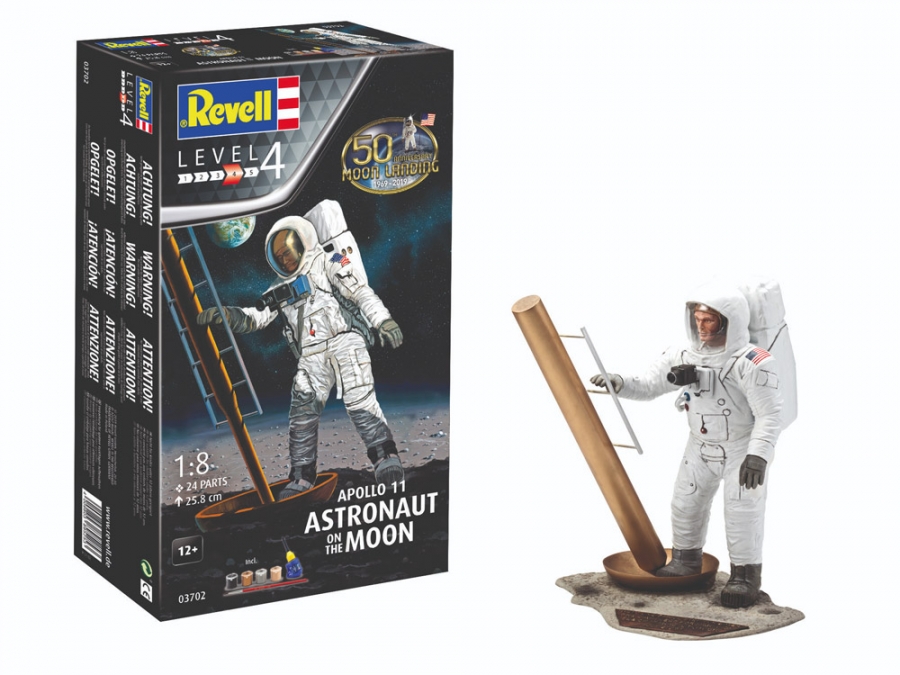 Apollo 11 Astronaut on the Moon 1/8 Scale Model Kit by Revell Germany - Click Image to Close