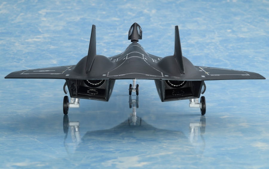 Top Gun: Maverick U.S. Navy Darkstar 1/72 Scale Model Kit - Click Image to Close