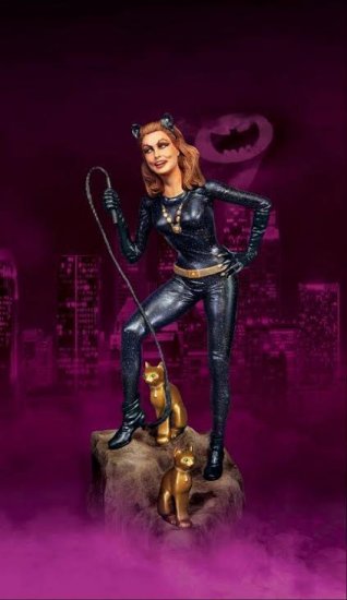 Batman 1966 Catwoman Julie Newmar 1/8 Scale Plastic Model