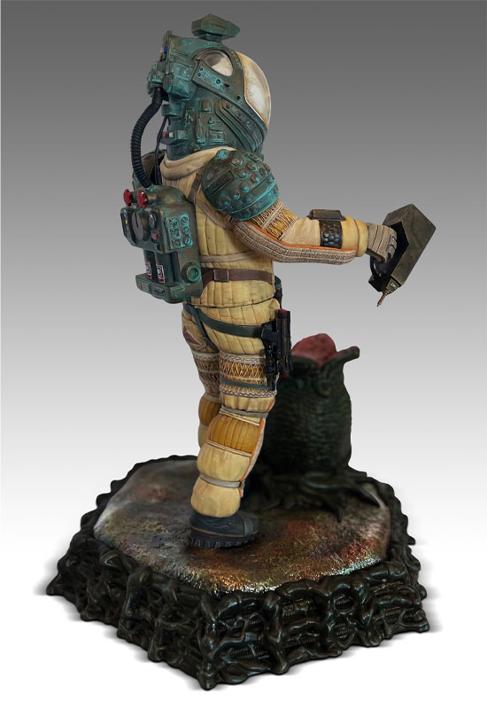 Alien 1979 Officer Kane 1/4 Scale Statue (22 Inches Tall) - Click Image to Close