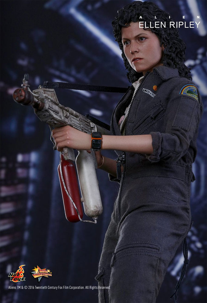 Alien Ellen Ripley 1/6 Scale Figure by Hot Toys - Click Image to Close