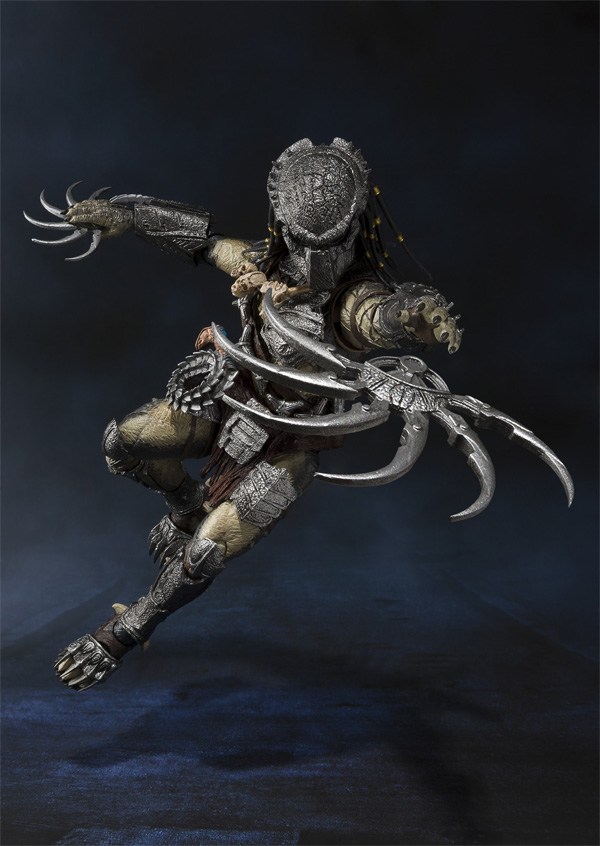 Predator Wolf (Heavy Armed Varsion) AVP S.H. Monster Arts Figure - Click Image to Close