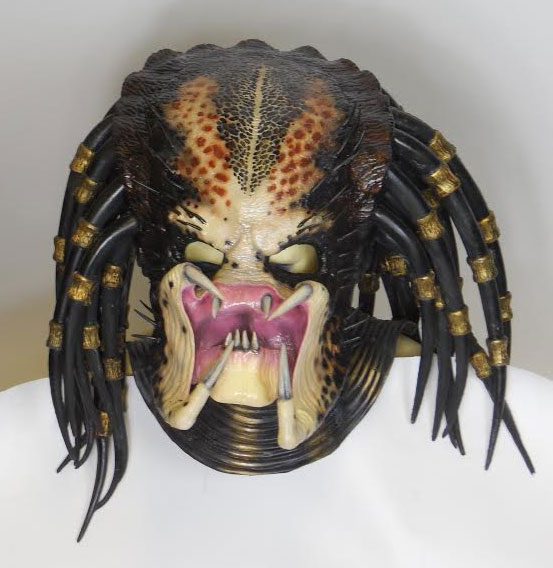 Predator 1987 Suit Replica Deluxe Version with Helmet and Shoulder Cannon - Click Image to Close