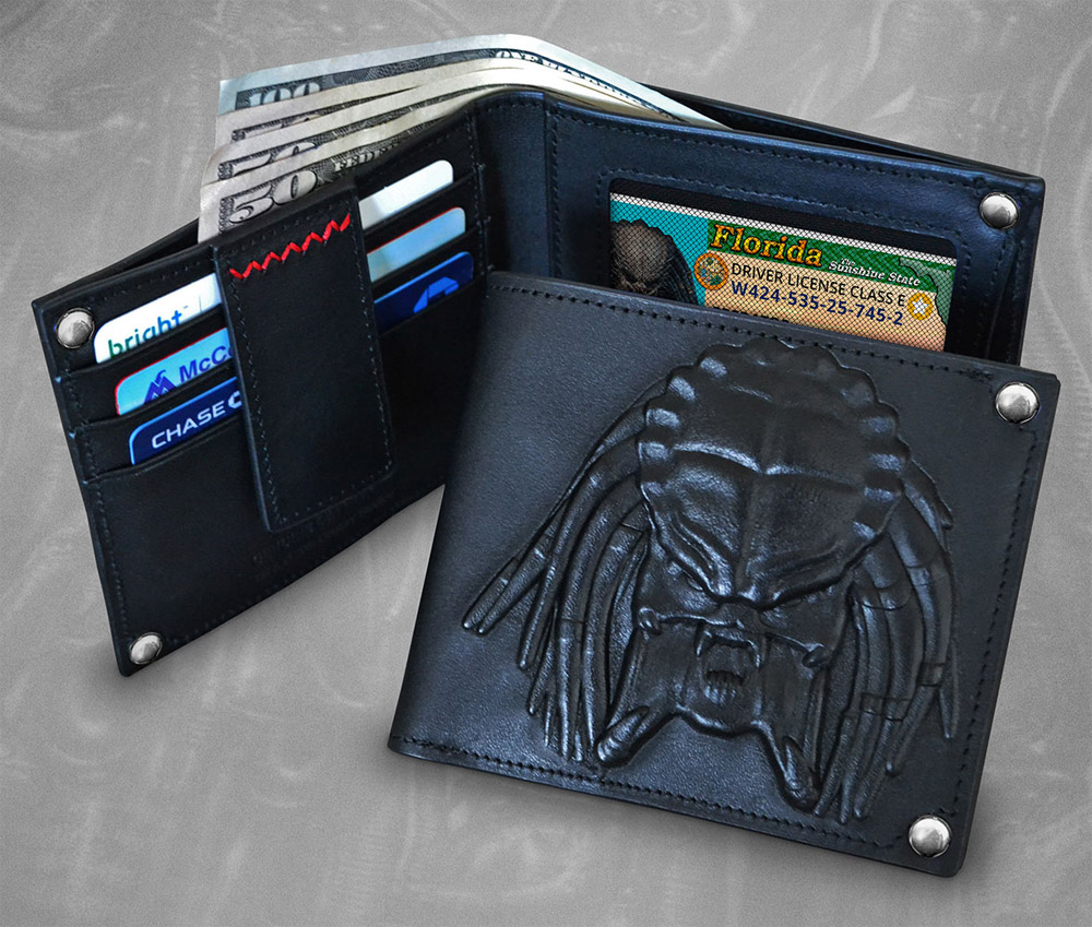 Predator Embossed Leather Wallet - Click Image to Close