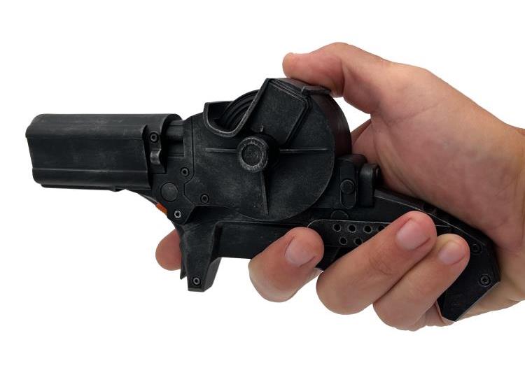 The grapple gun from the 1989 Batman hand painted replica : r/batman