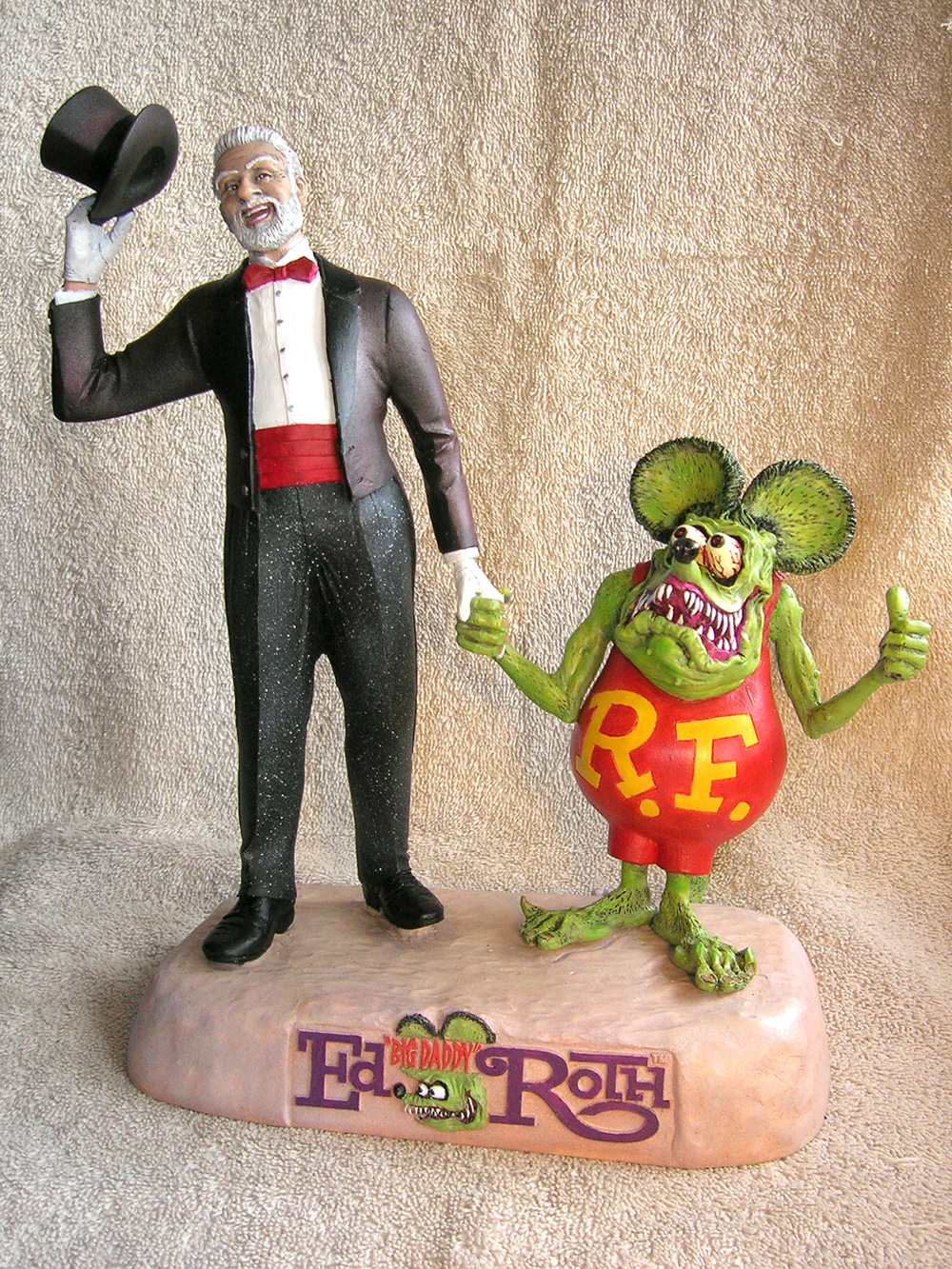Big Daddy Ed Roth and Rat Fink Resin Model Kit - Click Image to Close