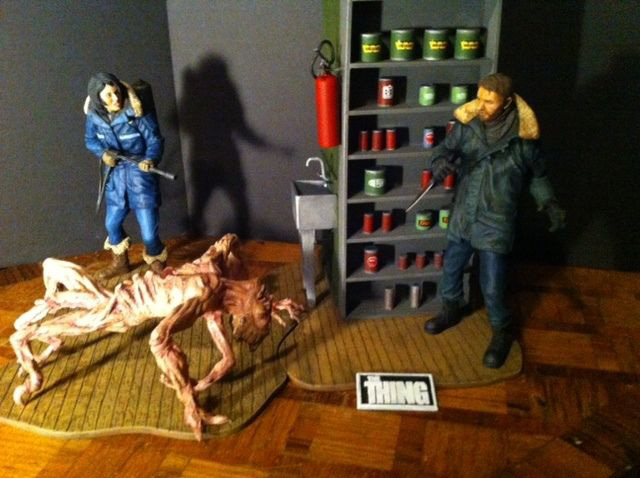 The Thing 2011 3 Figures Super Diorama Model Kit - Click Image to Close