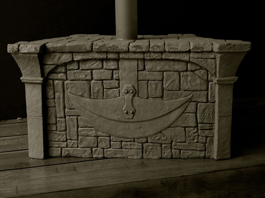 Pit and the Pendulum 1/1 Scale 23" Tall Big Head Bust Model Kit - Click Image to Close