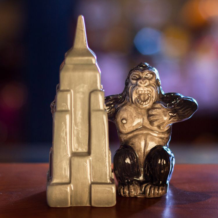 King Kong and Empire State Building Salt and Pepper Shakers - Click Image to Close