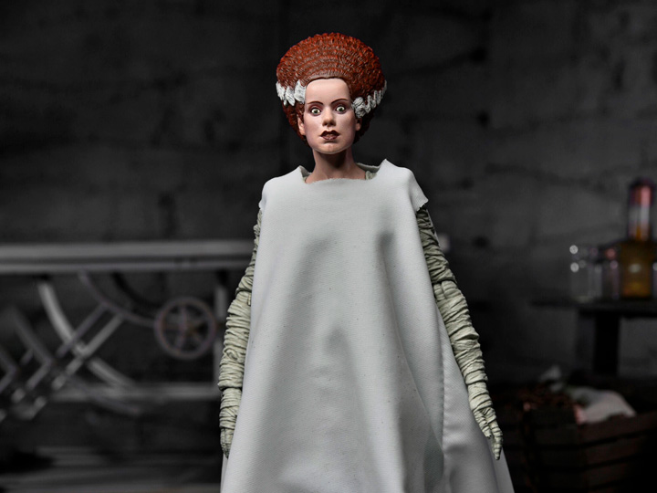 Universal Monsters Ultimate Bride of Frankenstein (Color) Action Figure Neca - Click Image to Close