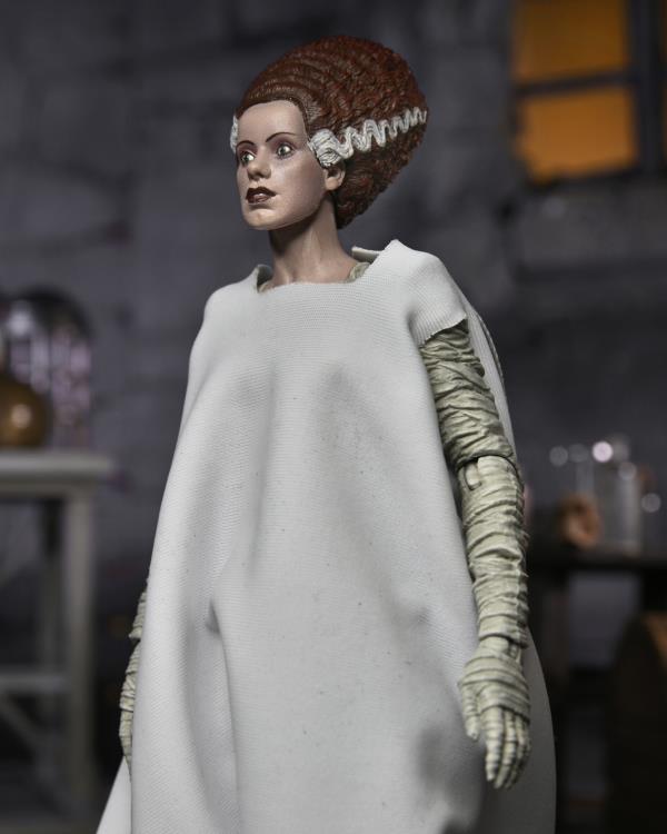 Universal Monsters Ultimate Bride of Frankenstein (Color) Action Figure Neca - Click Image to Close