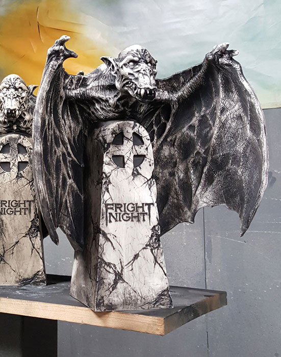 Fright Night 1985 Jerry Dandrige Bat Statue - Click Image to Close