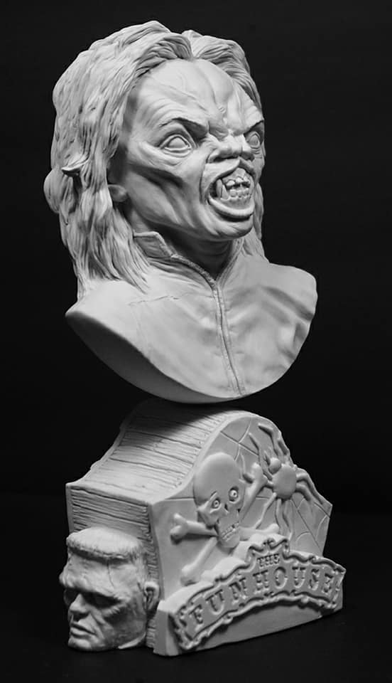 Funhouse Freak 1/4 Scale Bust Model Kit - Click Image to Close