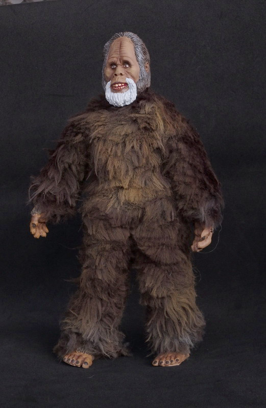 Harry and the Hendersons Harry 8" Retro Style Figure - Click Image to Close