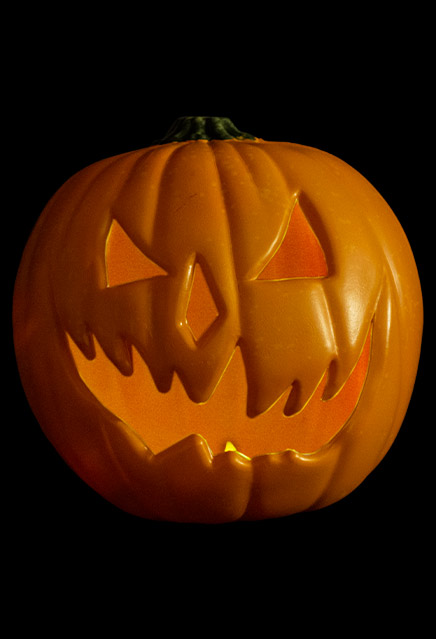Halloween 6: The Curse of Michael Myers Light Up Pumpkin Prop - Click Image to Close