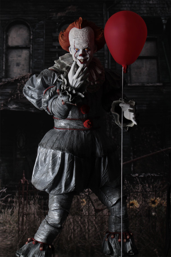 It 2017 Pennywise 1/4 Scale Figure by Neca - Click Image to Close