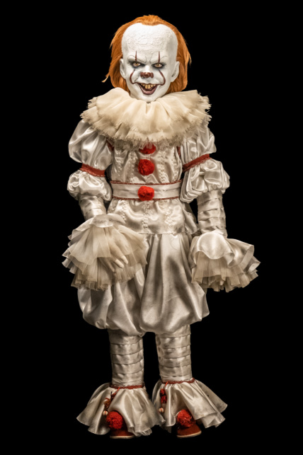 IT 2017 Pennywise Premiun Scale 4 Foot Tall Doll - Click Image to Close