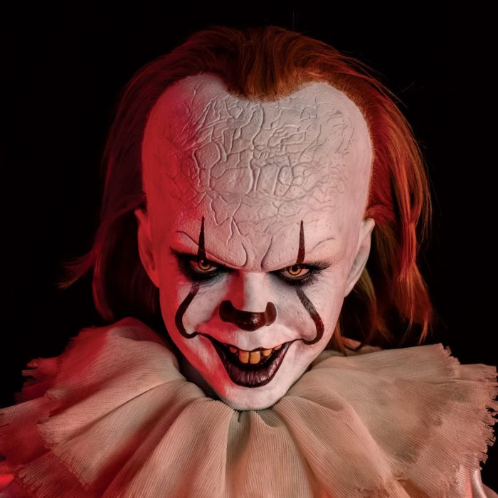 IT 2017 Pennywise Premiun Scale 4 Foot Tall Doll - Click Image to Close