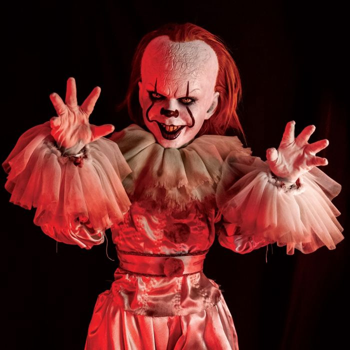 IT 2017 Pennywise Premiun Scale 4 Foot Tall Doll - Click Image to Close