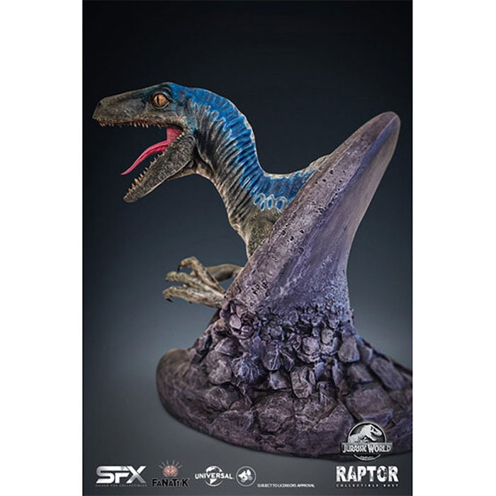 Jurassic World Raptor 12 Inch Bust - Click Image to Close