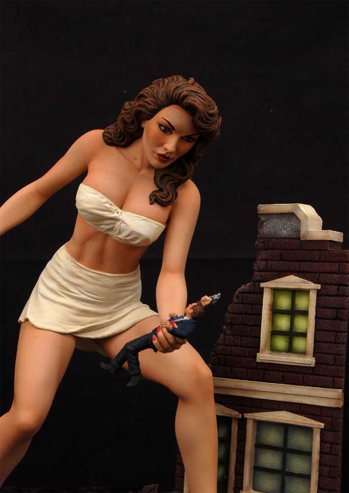 Attack of the 50 Foot Woman Model Kit #2 Building Diorama Version - Click Image to Close