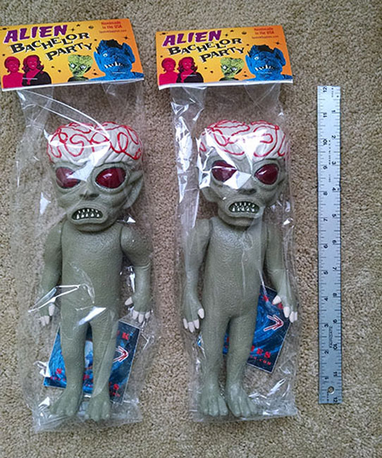 Ship Of Monsters Tagual Alien Vinyl Toy LIMITED EDITION (La Nave De Los Monstruos) - Click Image to Close
