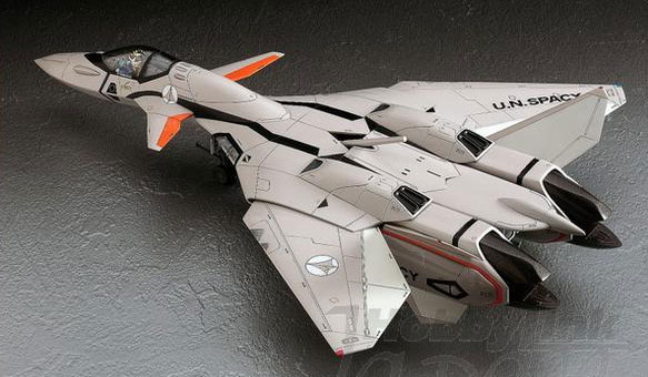 Macross Plus VF-11B Thunderbolt Valkyrie 1/72 Scale Model Kit by Hasegawa - Click Image to Close