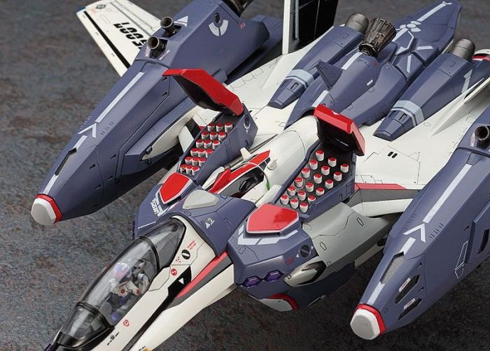 Macross Frontier VF-25F/S Super Messiah Valkyrie 1/72 Model Kit by Hasegawa - Click Image to Close