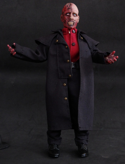 Darkman Peyton DISFIGURED 1/9 Limited Figure - Click Image to Close