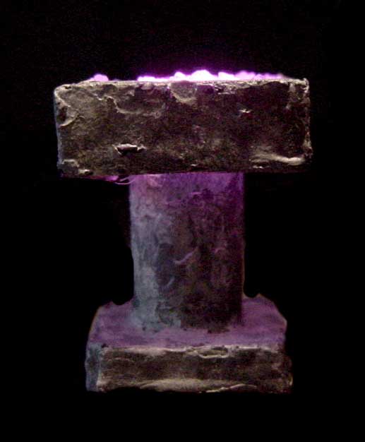 Land Of The Lost Pylon Podium Crystals and Light Kit - Click Image to Close