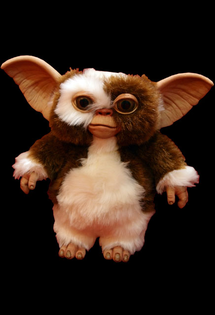 Gremlins Gizmo Life Size Puppet Prop Replica - Click Image to Close