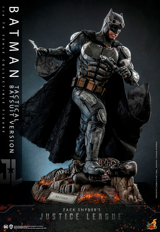 Batman 1/6 (Tactical Batsuit Version) Hot Toys - Click Image to Close