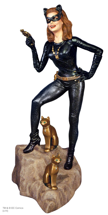 Batman 1966 Catwoman Julie Newmar 1/8 Scale Plastic Model Kit Moebius - Click Image to Close