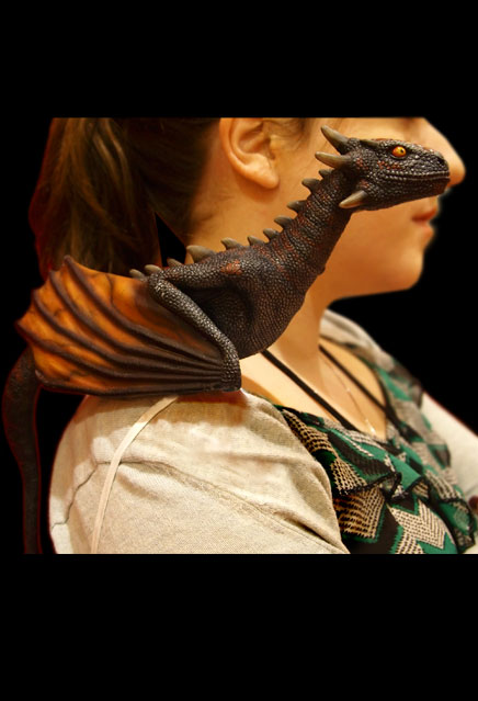 Game of Thrones Drogon Dragon Shoulder Prop - Click Image to Close