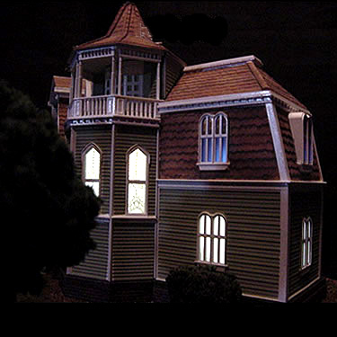 Munsters 1313 Mockingbird Lane House Injected Plastic Model Lighting Kit - Click Image to Close
