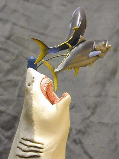 Jaws Great White Shark With Tuna Model Kit - Click Image to Close