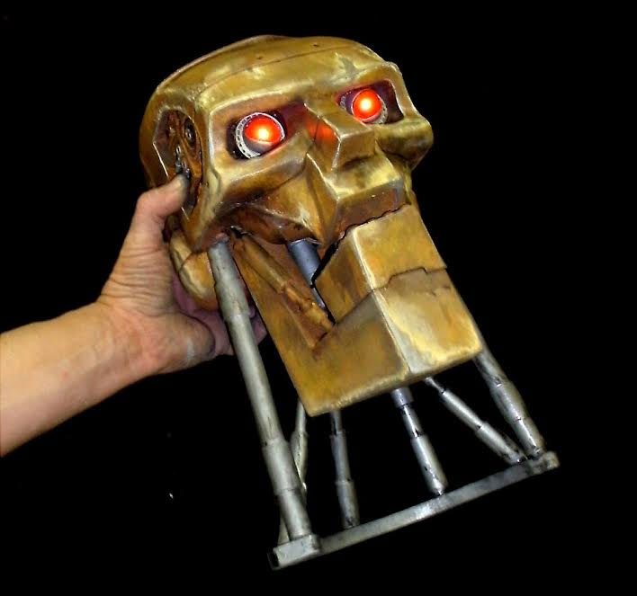 Judge Dredd ABC Warrior Robot Bust Prop Replica Model Kit - Click Image to Close