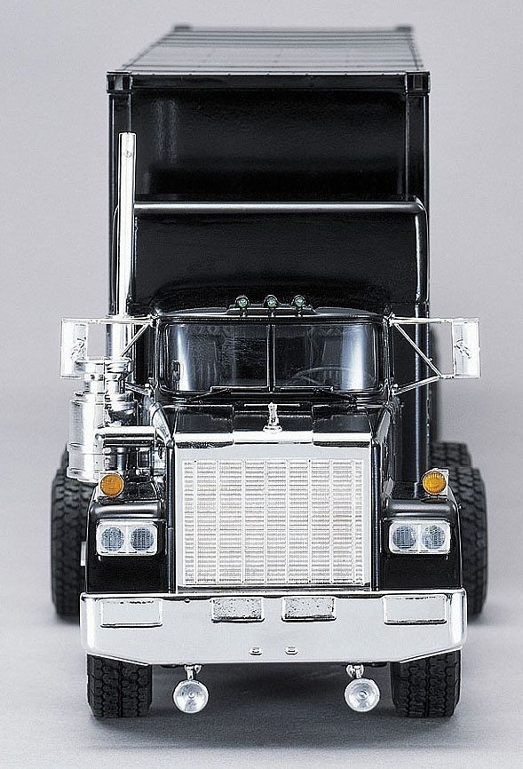 Knight Rider 1982 Knight Foundation Trailer 1/28 Scale Model Kit by Aoshima - Click Image to Close
