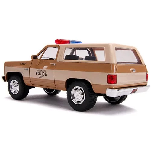 Stranger Things 1980 Chevy Blazer 1/24 Scale Die-Cast Metal Vehicle with Badge - Click Image to Close