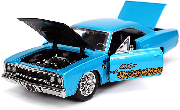 Looney Tunes Hollywood Rides 1970 Plymouth Road Runner 1/24 Scale with Wile E Coyote - Click Image to Close