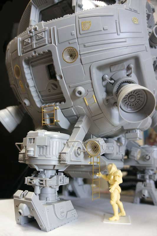 Mars Lunar Explorer Vehicle M.L.E.V.5 Moon Hopper 1/32 Scale Model Kit