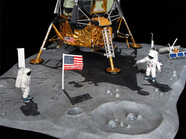 Apollo First Lunar Landing Revell/Monogram Plastic Model Kit Re-Issue - Click Image to Close