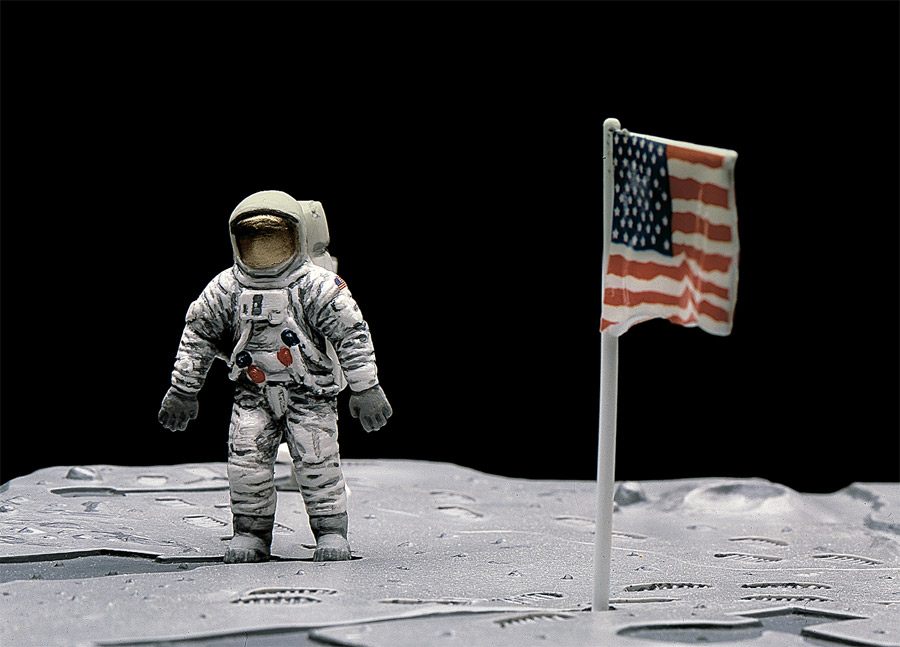 Apollo First Lunar Landing Revell/Monogram Plastic Model Kit Re-Issue - Click Image to Close
